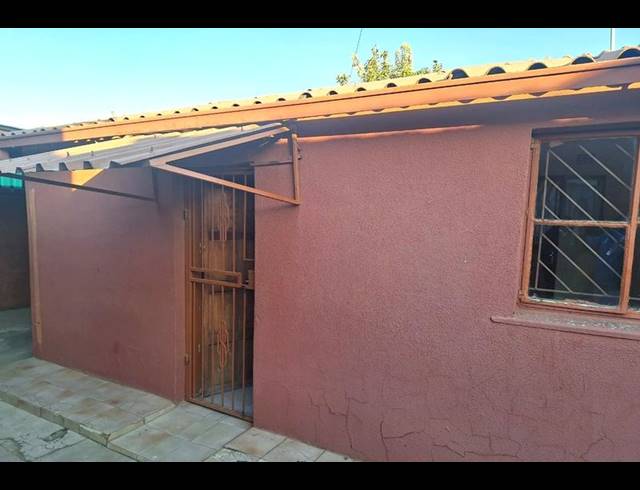 2 BEDROOM PROPERTY TO RENT IN ZOLA